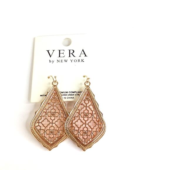 VERA Of New York Gold Tone Earrings - Picture 1 of 5